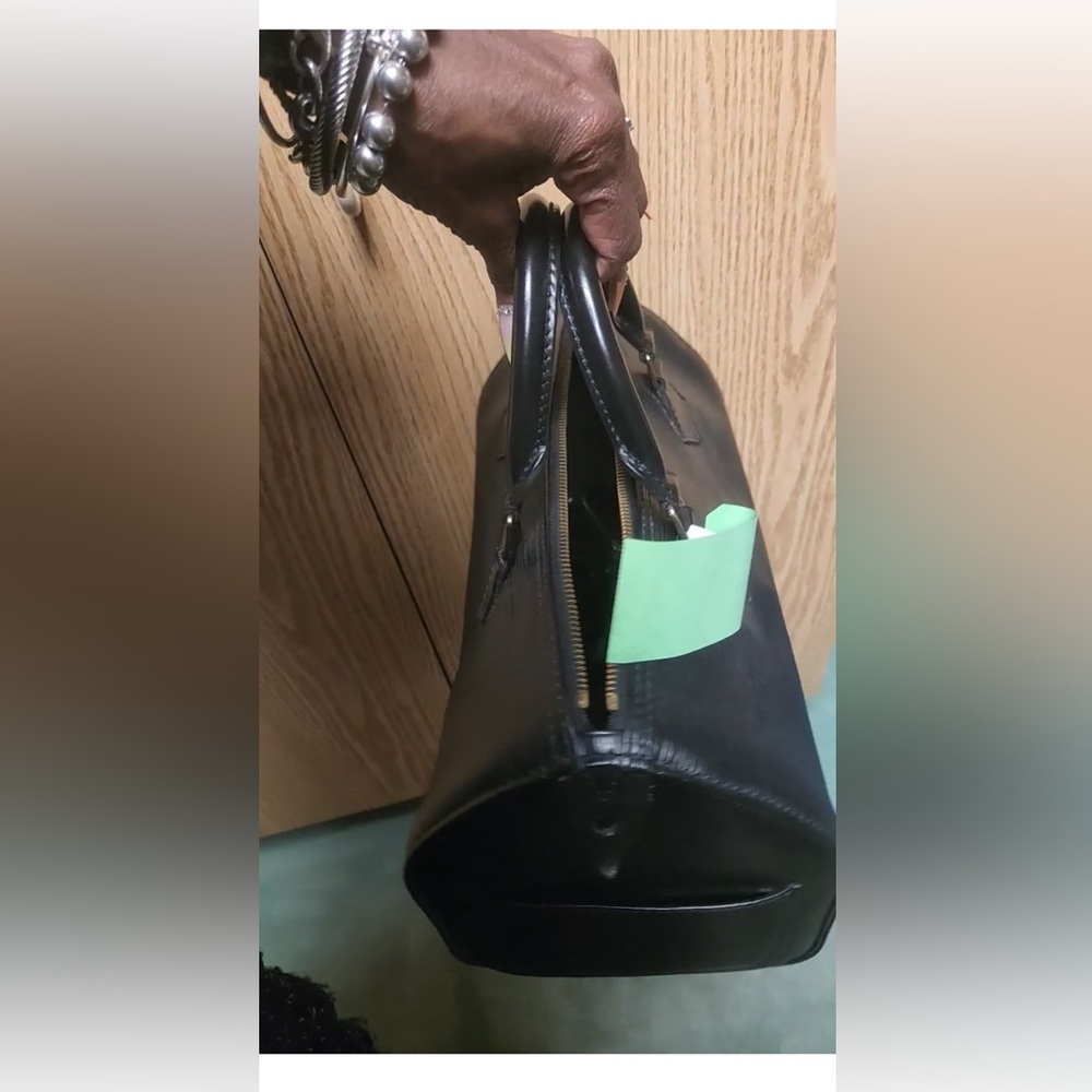LOUIS VUITTON: Epi black speedy 30 - Picture 13 of 16